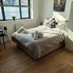 https://43-carlton-road-nottingham-ng3-2dn.hotelsin-nottingham.com